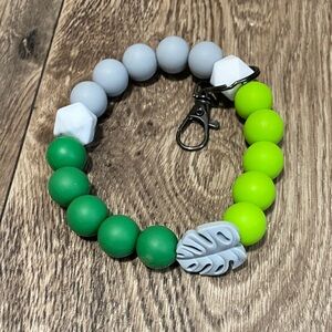 Silicone beaded wristlet